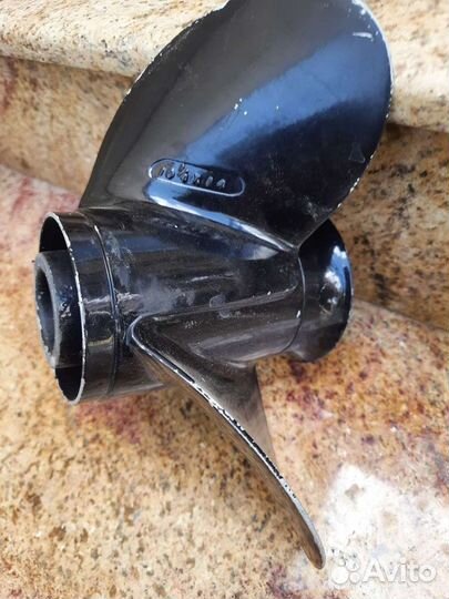 Лодочный винт,с мотора Сузукки-размер 14