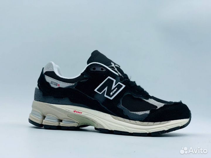 Кроссовки New Balance 2002 black dark grey cream