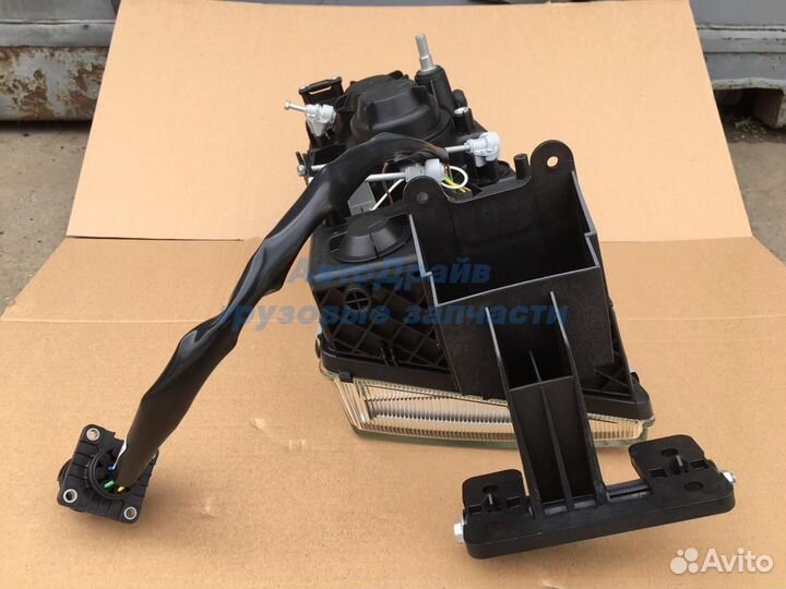 Фара Вольво FH12 FM12 левая