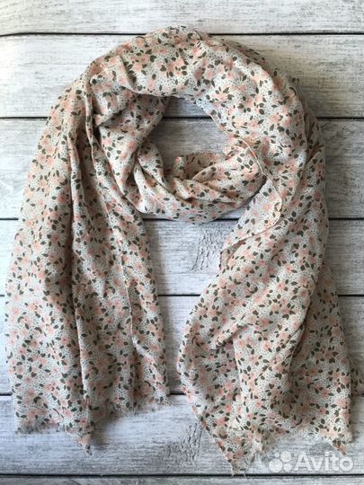 Новые женские платки и палантины C&A