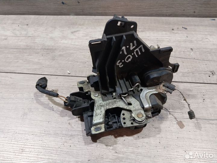 Замок двери передний левый Skoda Octavia 2 контакт