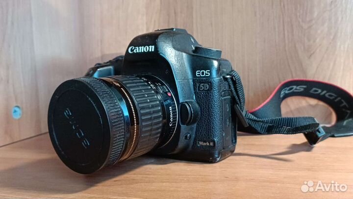 Зеркальный фотоаппарат Canon EOS 5D Mark II