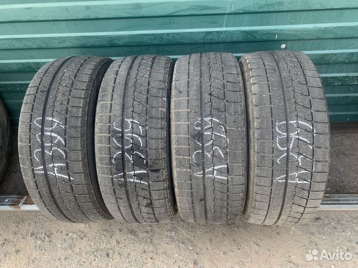 Bridgestone Blizzak VRX 215/45 R17 87Q