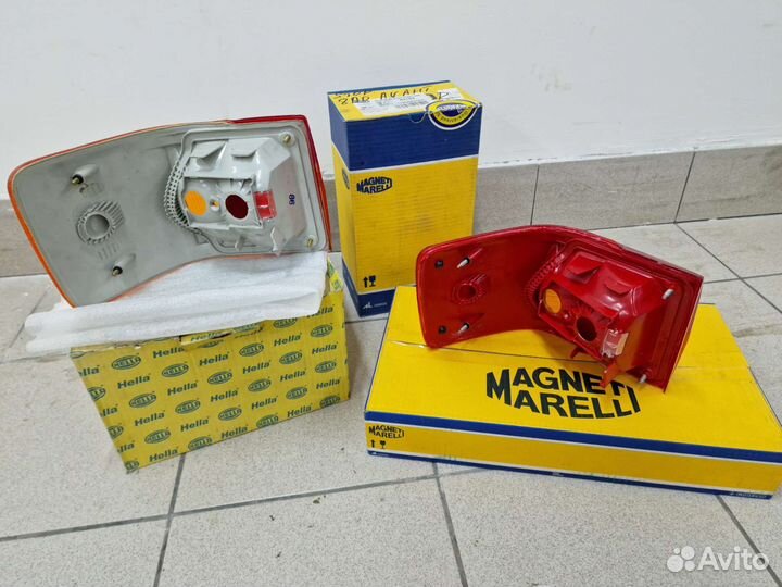 Фонарь (Hella) правый угол Audi 80 B4 Avant, 80 B3