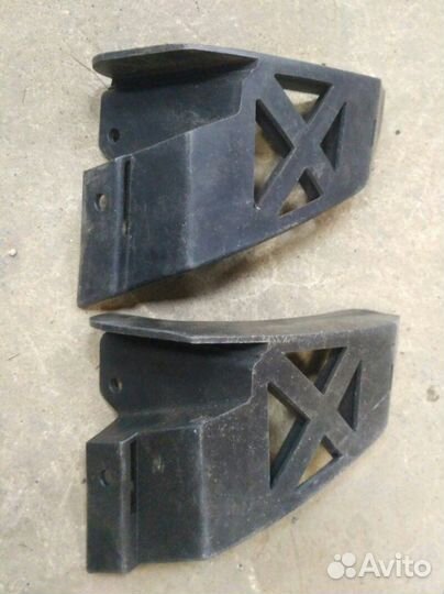 Кронштейн бампера задний левый Mercedes-Benz