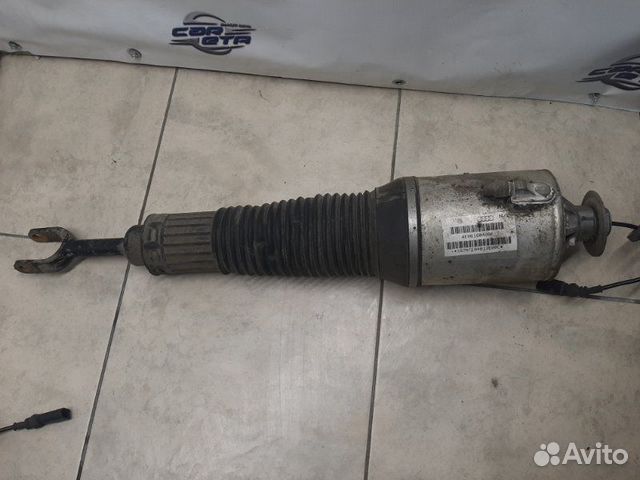 Пневмоамортизатор подвески передний левый Audi A8