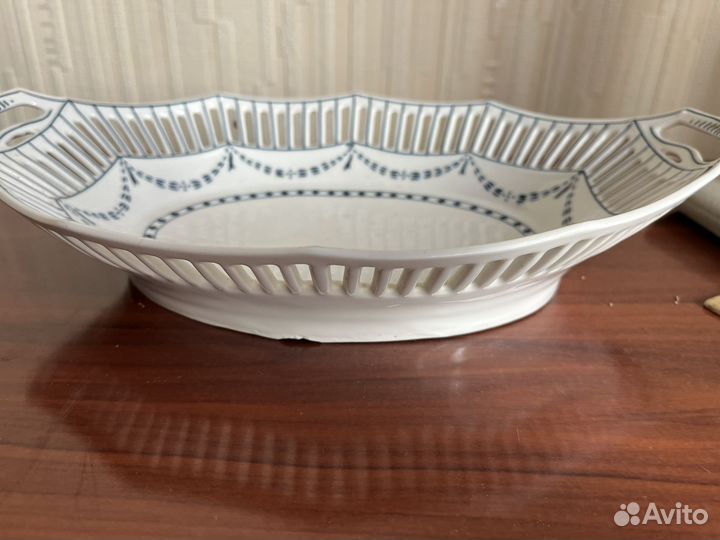 Хлебница фарфоровая