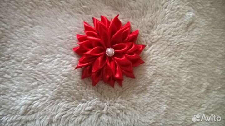 Цветы из ткани в технике канзаши