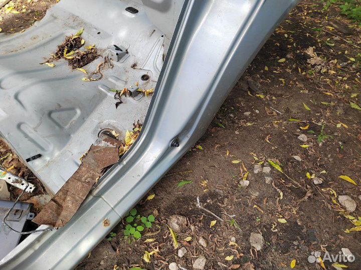 Крыло заднее левое Renault Logan седан 1.6 K7M 710