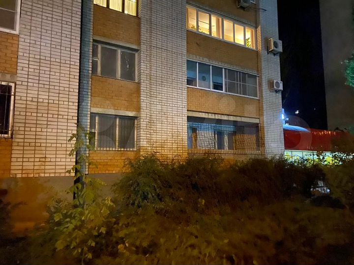 4-к. квартира, 127 м², 2/10 эт.