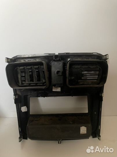 Консоль центральная Renault logan 2