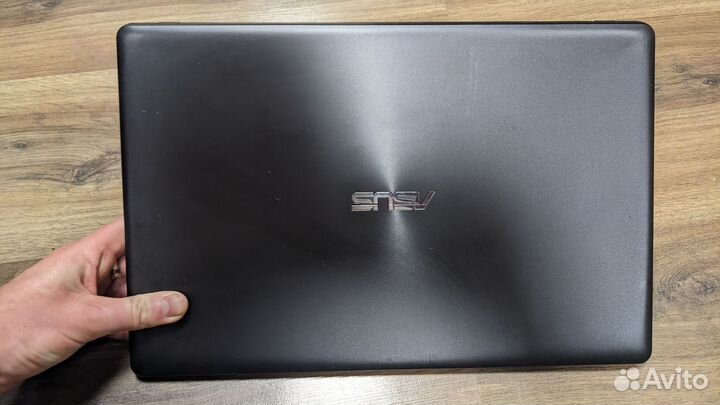 Ноутбук asus x552e