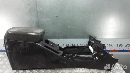 Подлокотник центральный toyota RAV 4 ZSA3 (6UK18IX