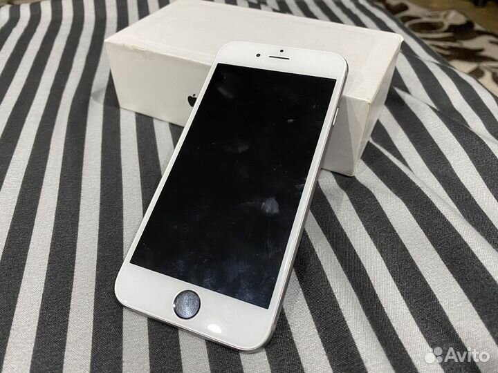 Телефон iPhone 6