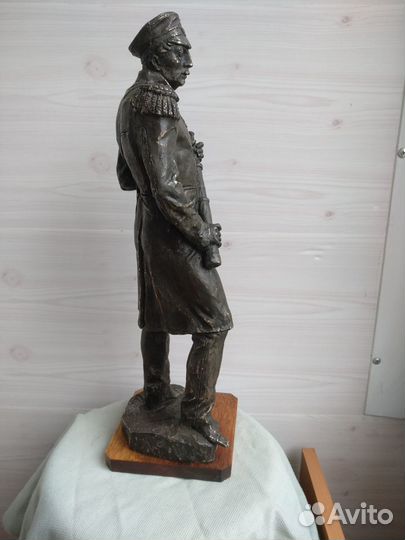 Бронзовая скульптура 