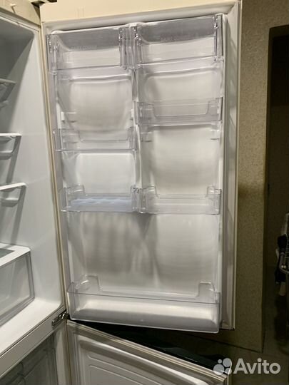 Холодильник LG