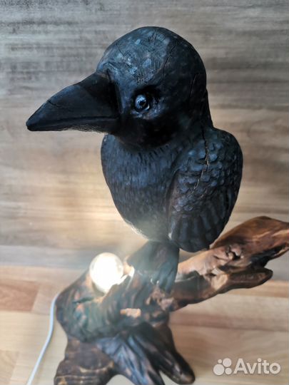 Ворон на пне. Скульптура-светильник