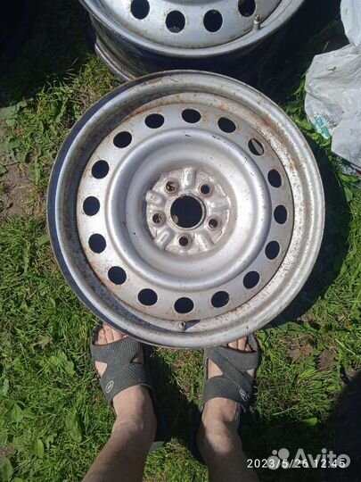 Диски тойота авенсис р16