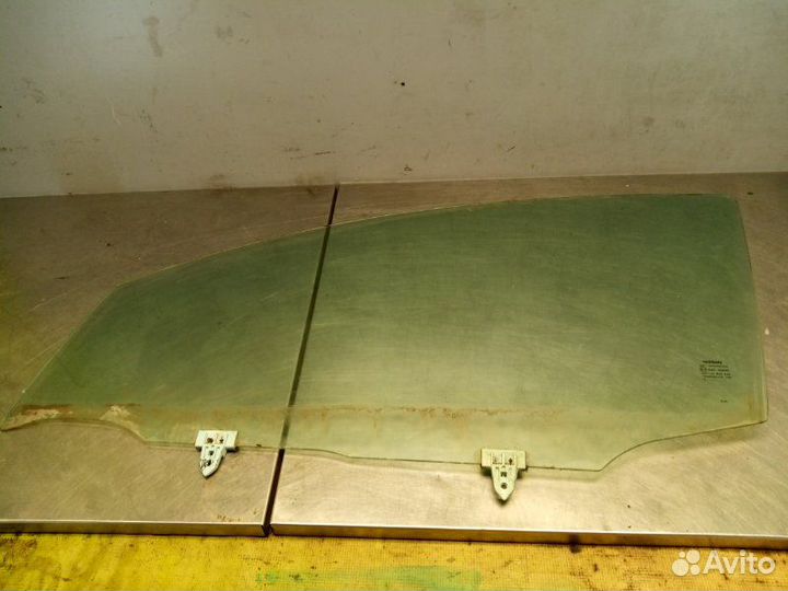 Стекло двери переднее левое Nissan Qashqai+2 JJ10E