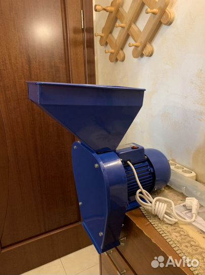 Зернодробилка для зерна Зубр1