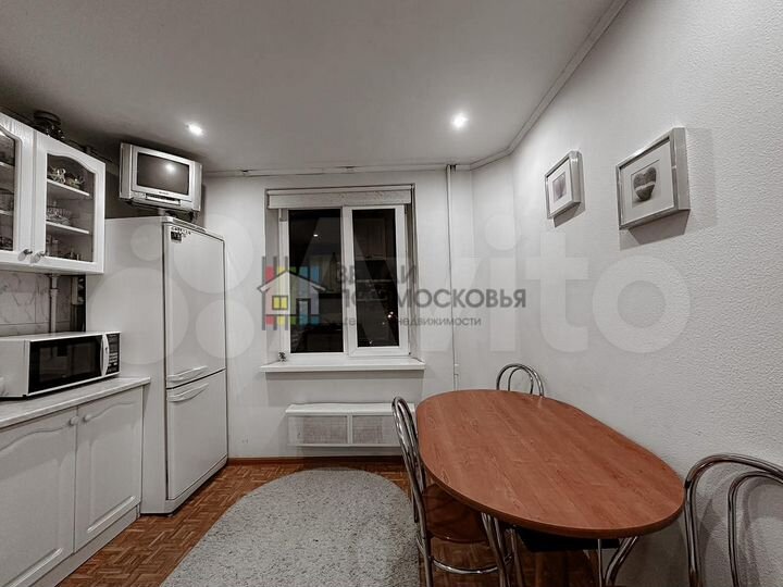 2-к. квартира, 53 м², 4/10 эт.