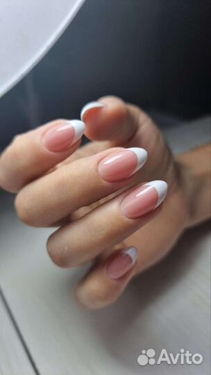 Мастер маникюра и педикюра