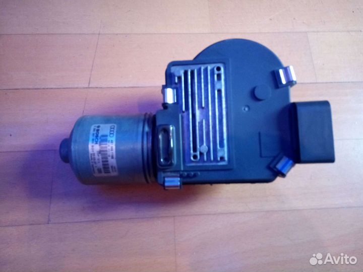 Моторчик стеклоочистителя Audi A8 II(D3)(2002-2010