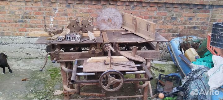 Деревообрабатывающий станок