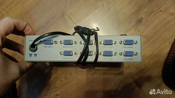 Сплиттер vga 1x8