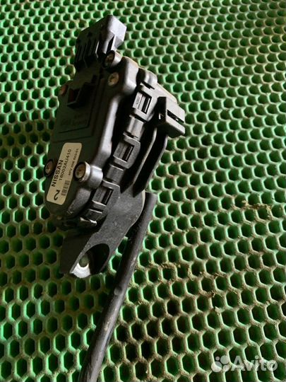 Педаль газа Nissan Almera N16 QG15DE 2005