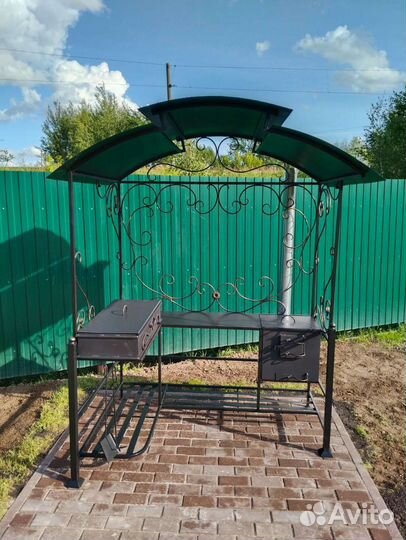 Мангал с крышей кованый
