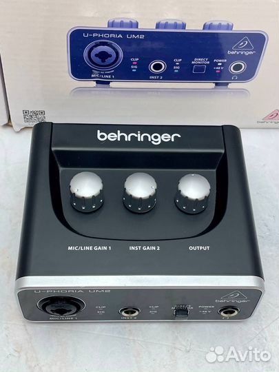 Звуковая карта behringer u-phoria um2