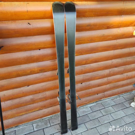 Горные лыжи и ботинки