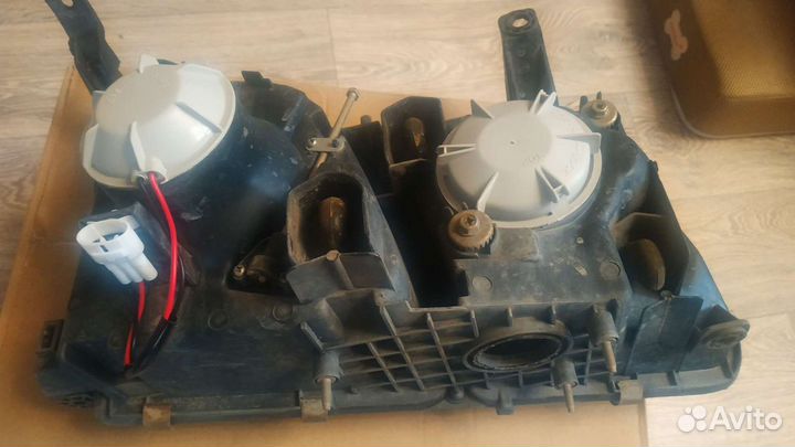 Фара на Lexus lx 470 (L)