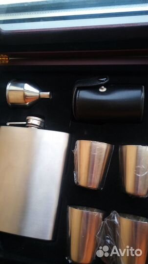Новый набор рюмок,фляжка,кожаный чехол