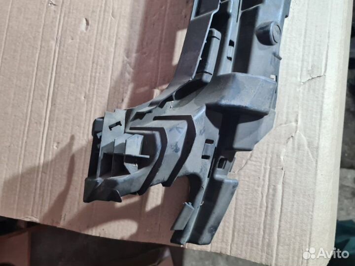 Крепление бампера переднее Ford Focus 2 kkda 2008