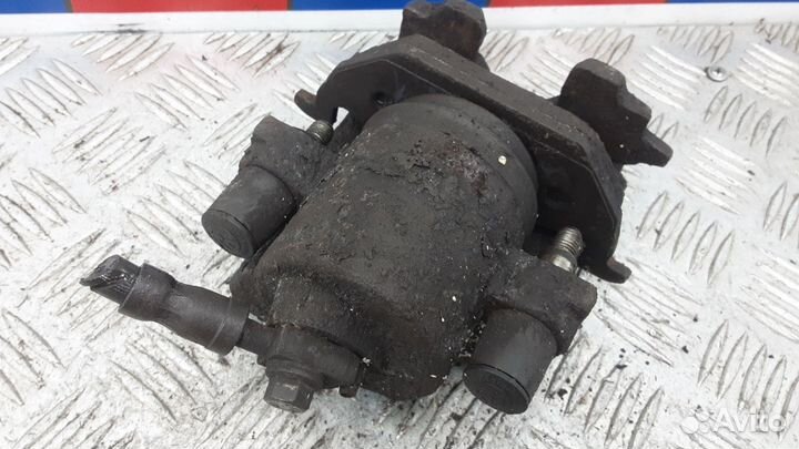 Суппорт передний правый Volkswagen Polo 4 2002