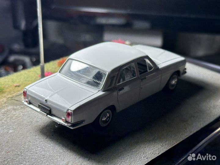 Автолегенды СССР газ-24 1:43