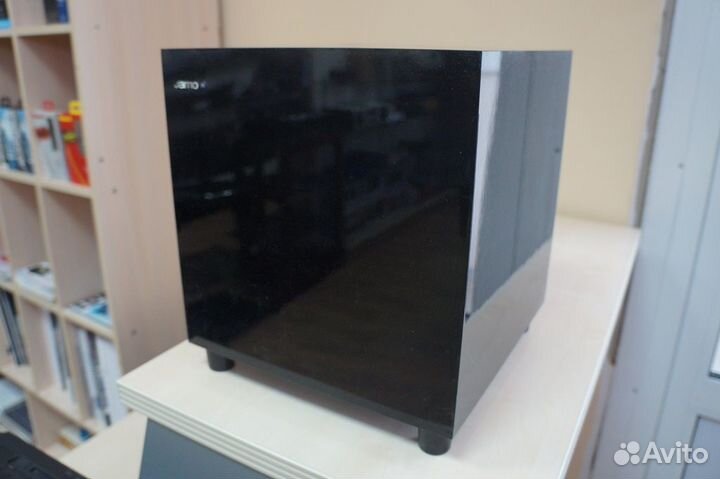 Сабвуфер Jamo Sub 210 черный глянец