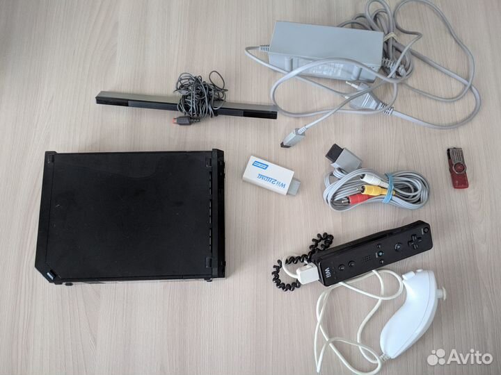 Nintendo Wii.Прошитая.Полный комплект+6 игр сразу