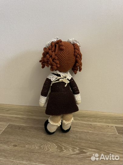 Эвязаная игрушка девочка первоклассница/выпускница