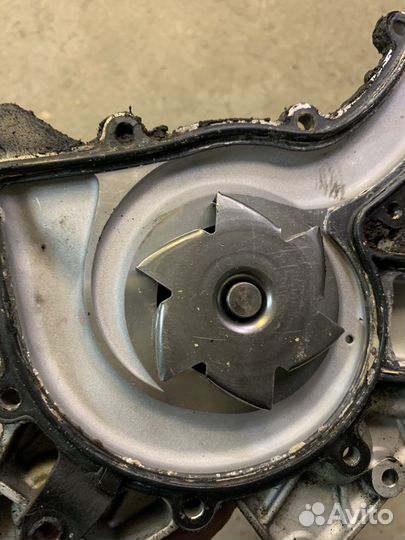 Помпа (водяной насос) с термостатом мерседес м112