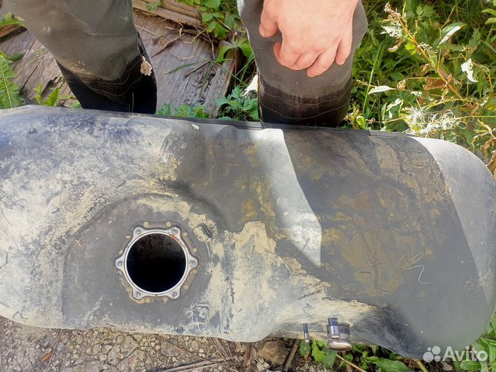 Топливный бак mitsubishi l200