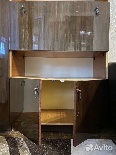 Шкаф сервант