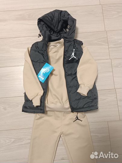 Детский костюм тройка новое