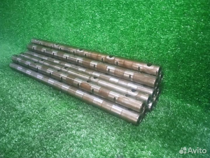 Вал ось коромысел рокеров Лансер 9