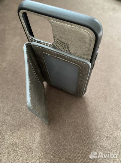 Чехол на iPhone