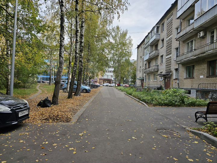 2-к. квартира, 48 м², 1/4 эт.