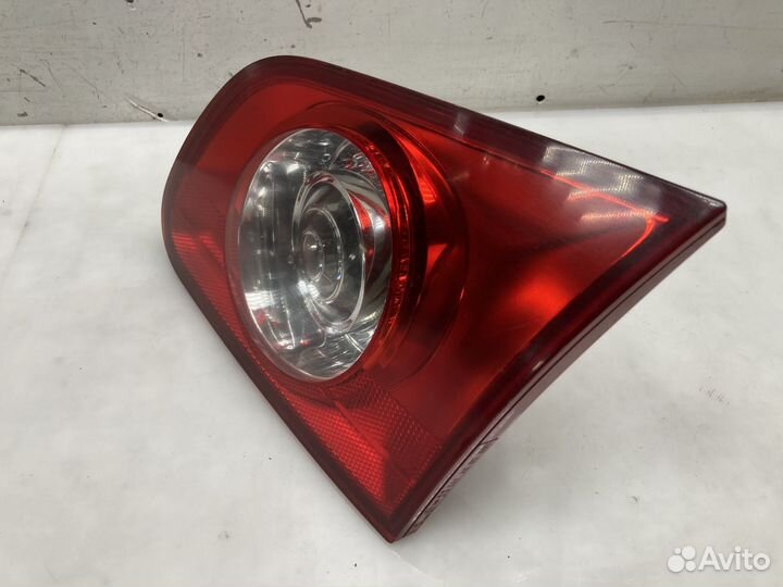 Фонарь задний в крышку правый Volkswagen Passat B6