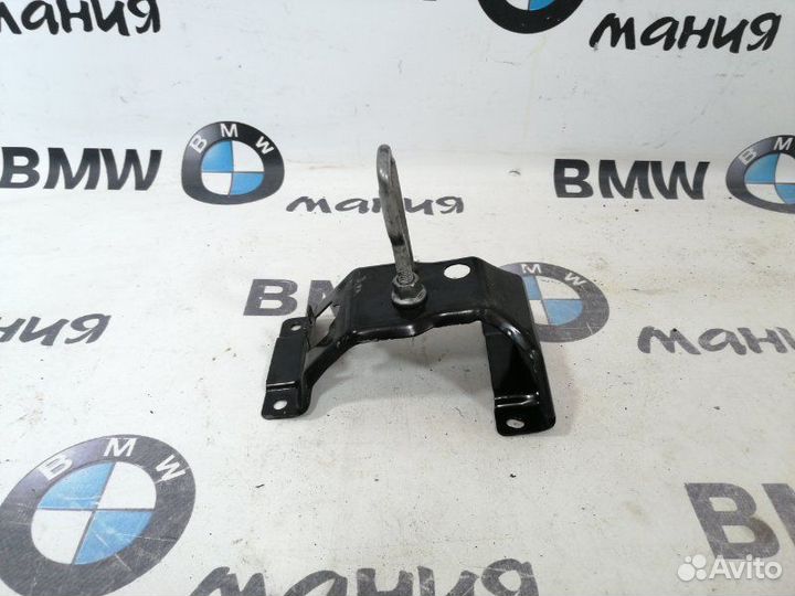 Крюк замка капота правый Bmw X5 E70 LCI N57D30